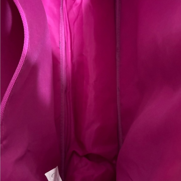 Lily Reese quilted over night bag - Picture 6 of 7